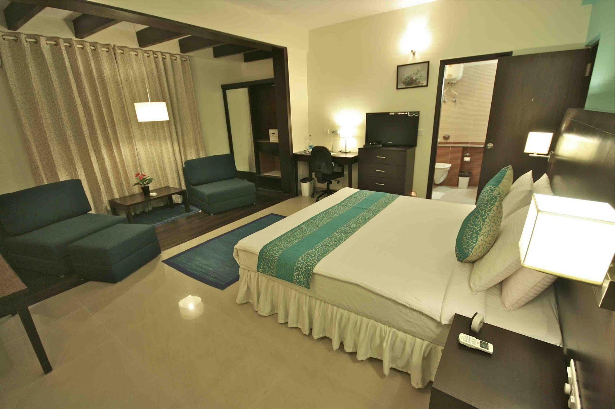 Treebo Trend Sterling Suites Inn Bangalore Exterior foto