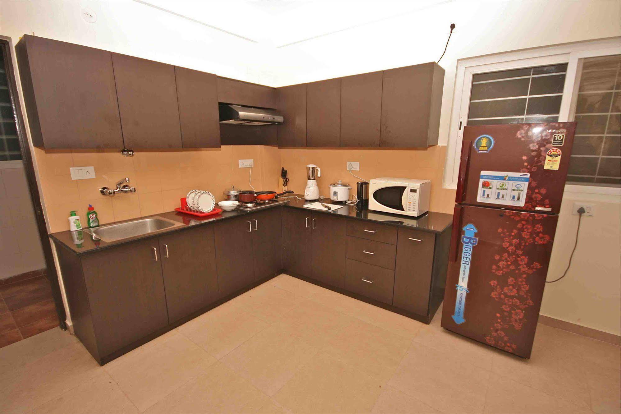 Treebo Trend Sterling Suites Inn Bangalore Exterior foto