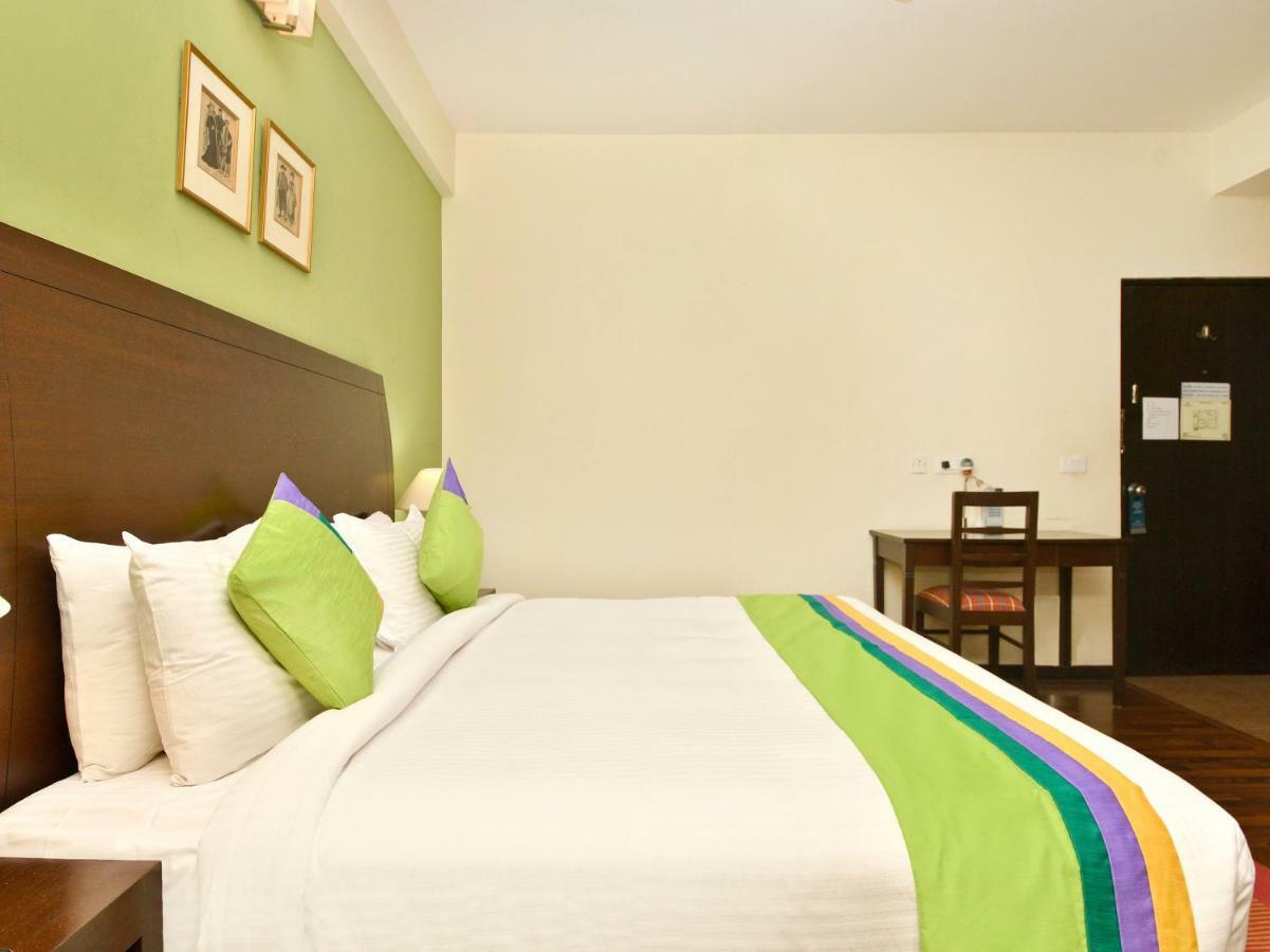 Treebo Trend Sterling Suites Inn Bangalore Exterior foto